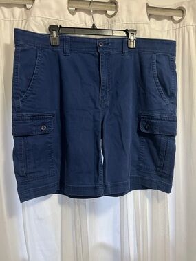 Saint John's Bay Active Navy Cargo Shorts men’s size 42 comfort stretch Dungaree